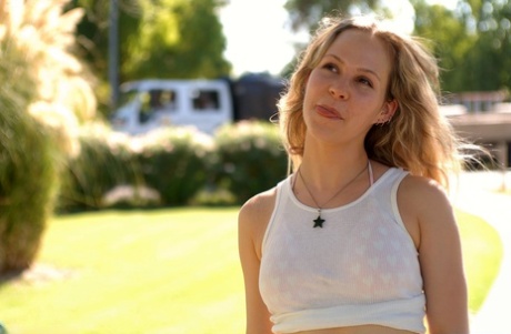 Fiona Luv erwachsene erotische bild