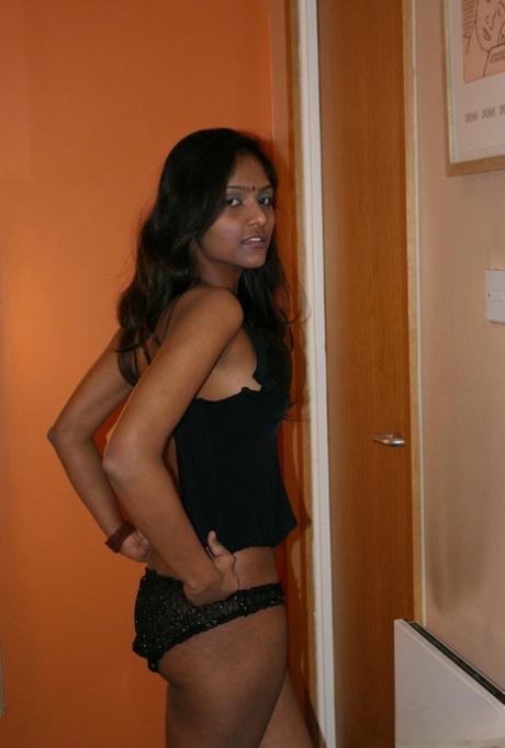 Divya Yogesh exklusive porno bild