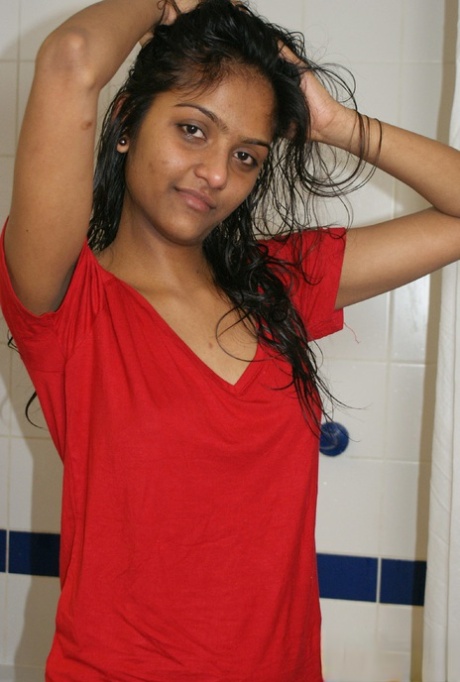 Divya Yogesh model erotische bilder