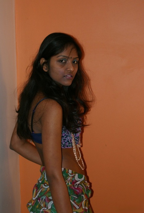 Divya Yogesh model schöne bilder