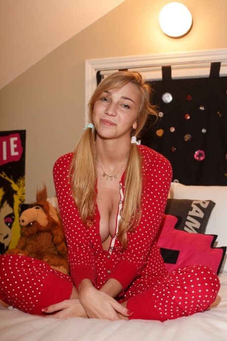 Kendra Sunderland nackt top archiv