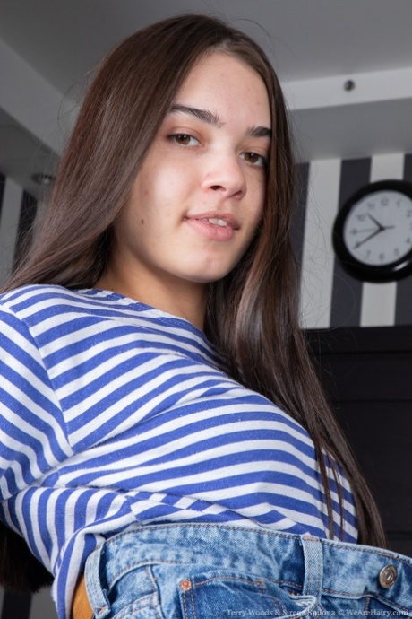 Schwarzes Haar, Teenager-Massage perfekte porno bilder