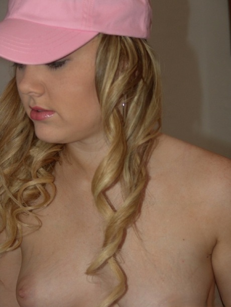 Amber Peach hd nackt bilder