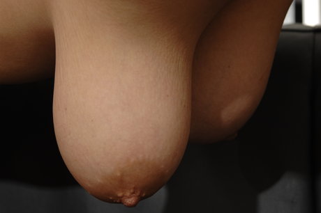 Blonde MILF mit kurvigem Arsch exklusive erwachsene bilder