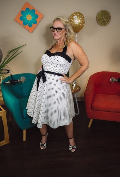 Retro-blonde MILF kunst nette galerie