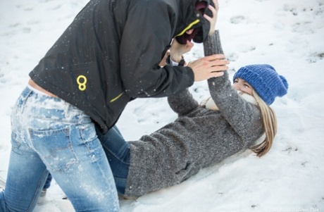 behaarte brünette reife Frau nackt freie bilder